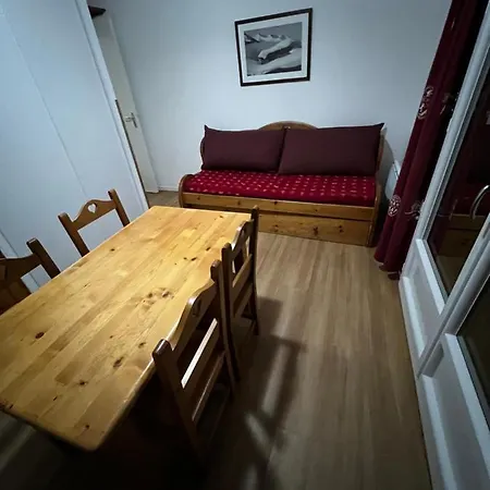 Apartment Bois De La Reine - Chez Lorenzo Et Severine Super Besse